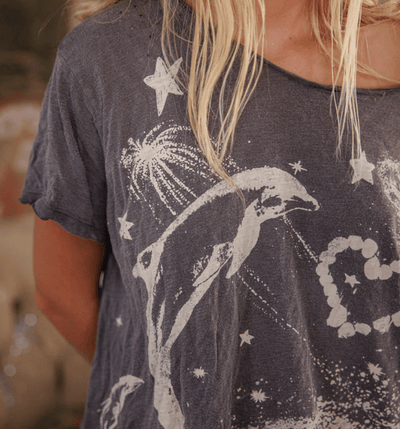 Sky Dolphin Tee 2523 BY MAGNOLIA PEARL