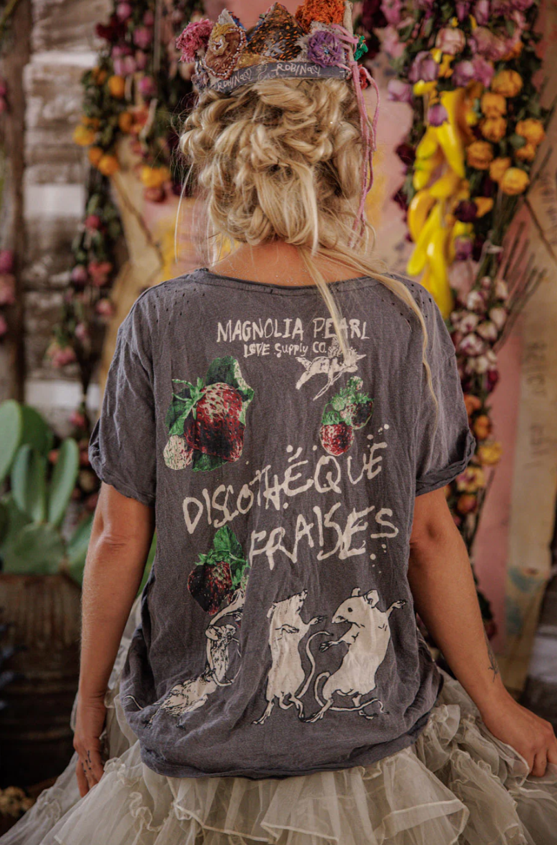 Discotheque Fraises Tee 2663 BY MAGNOLIA PEARL