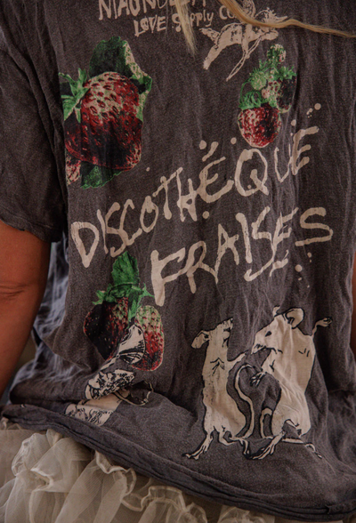 Discotheque Fraises Tee 2663 BY MAGNOLIA PEARL