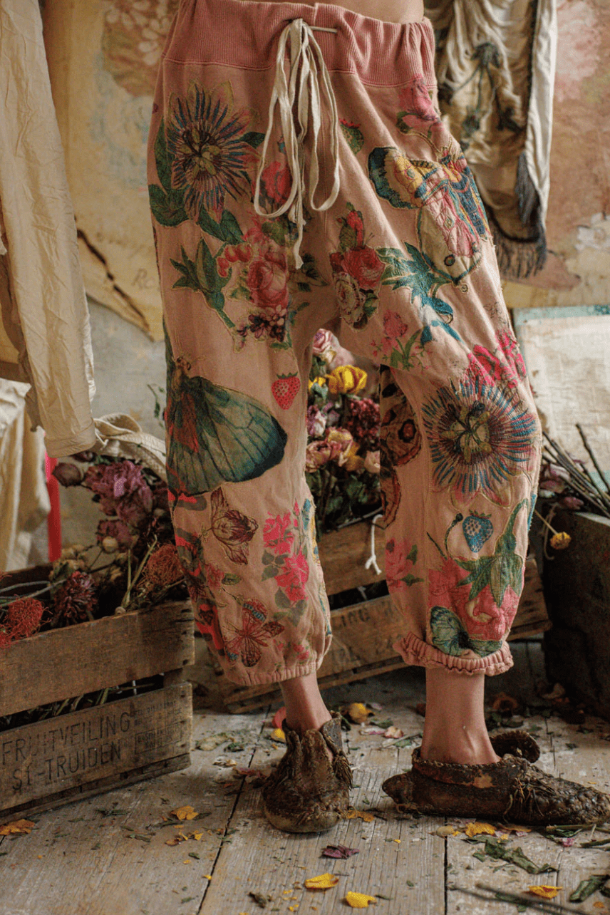 Appliqué La Jolla Joggers 913 BY MAGNOLIA PEARL