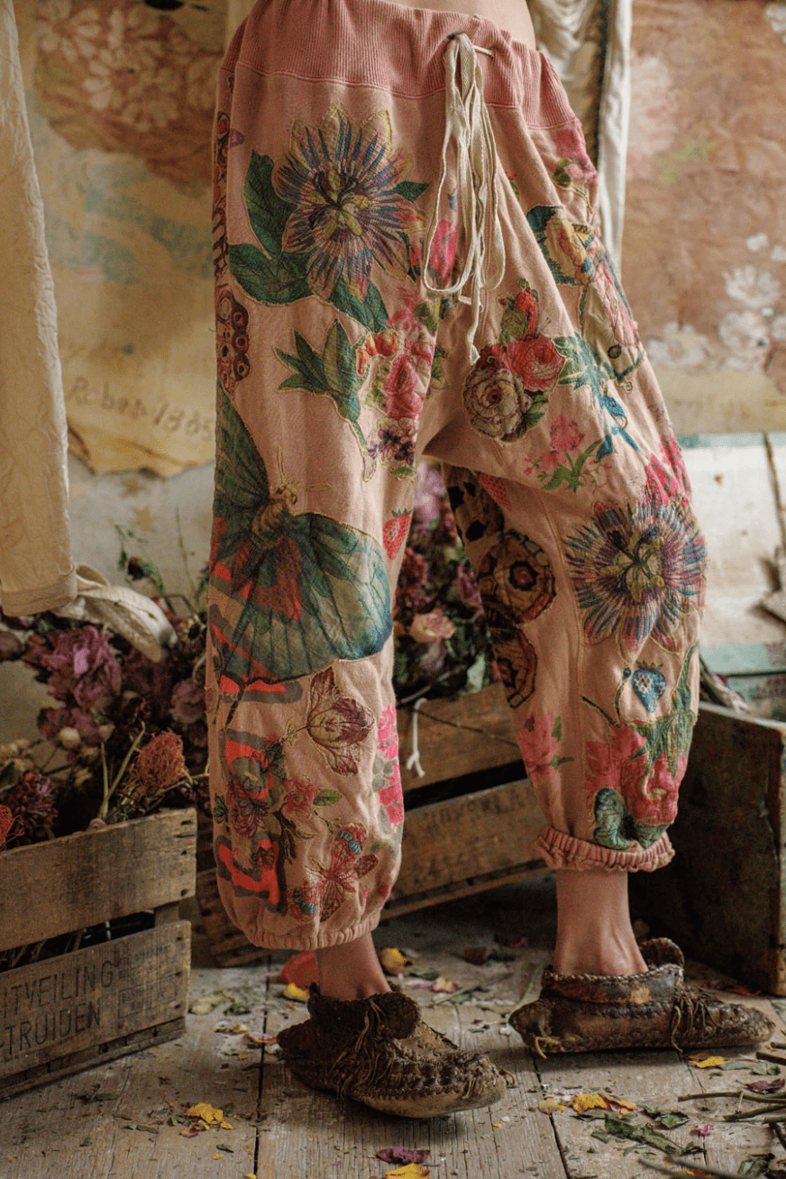 Appliqué La Jolla Joggers 913 BY MAGNOLIA PEARL