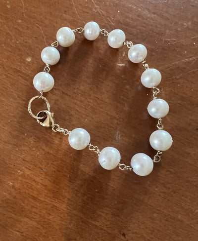 Round Fresh Water Pearl Bracelet by Chesnut and Fig