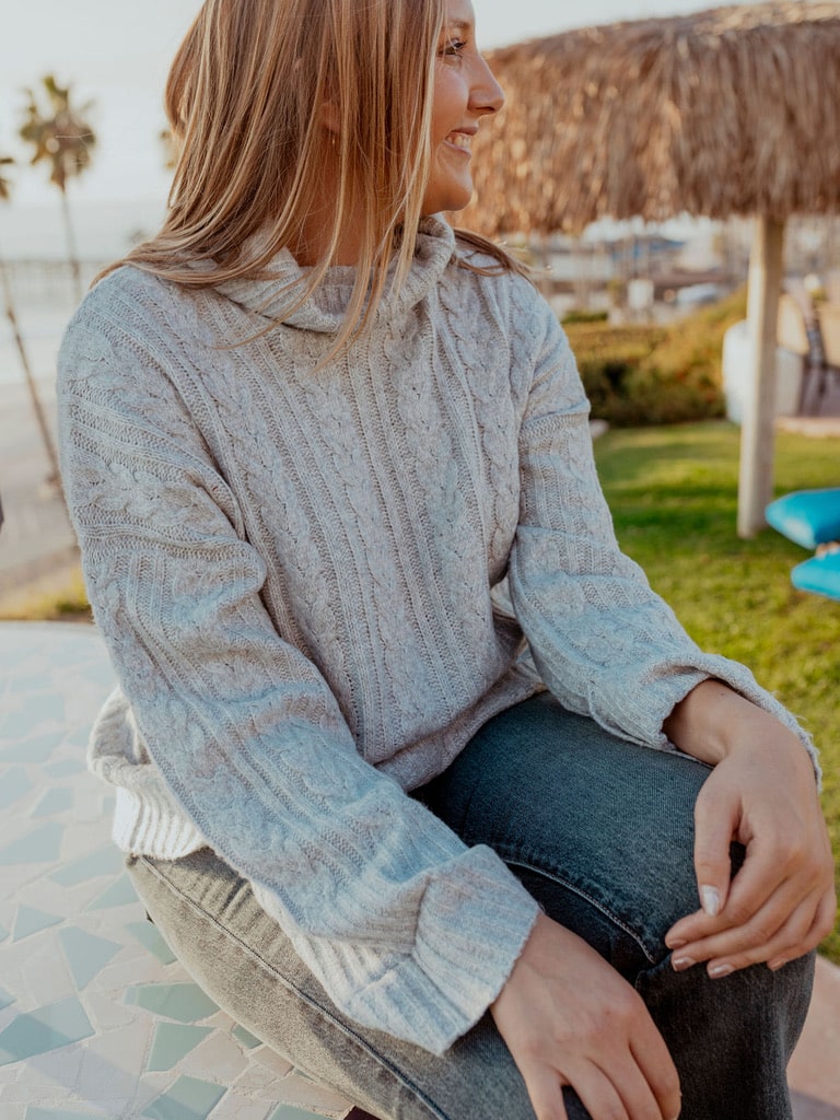 BRAID KNIT TURTLENECK CROPPED SWEATER TOP