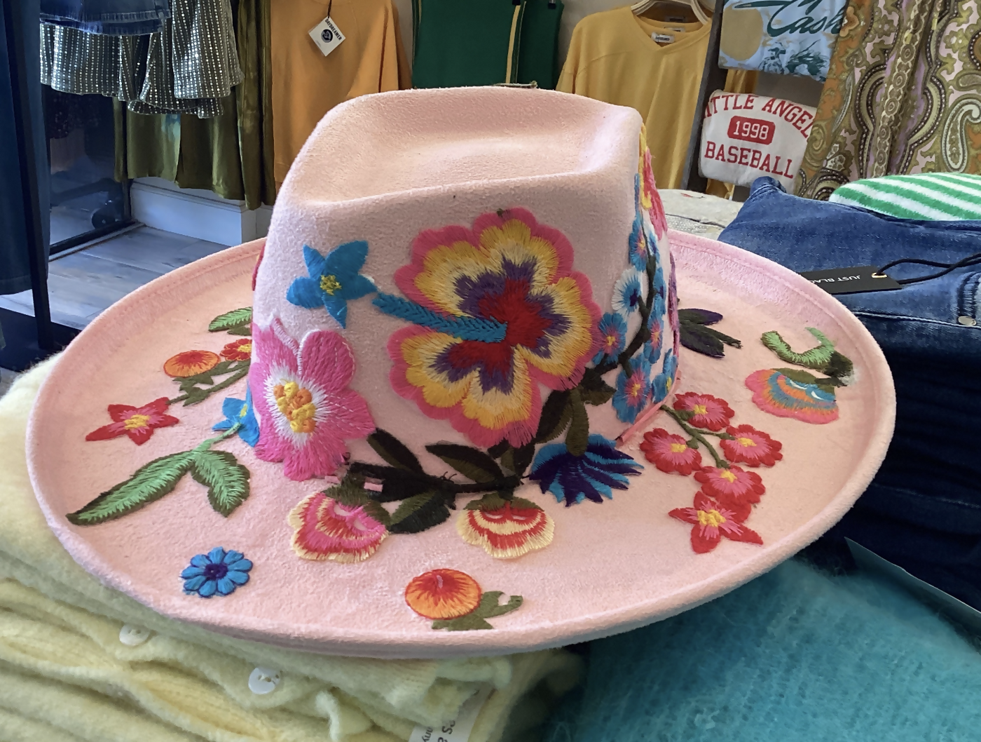 Daisy hat by Dallas