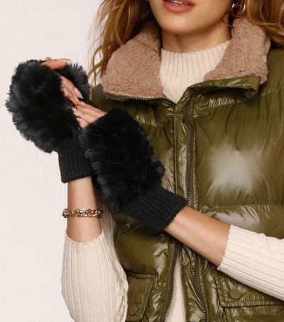 Rainne Glove by Heartloom