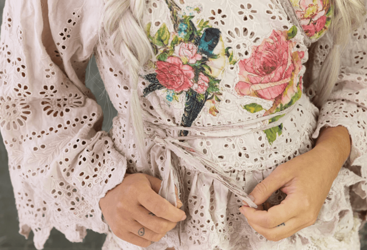 Eyelet Lise Lotte Piano Shawl 899